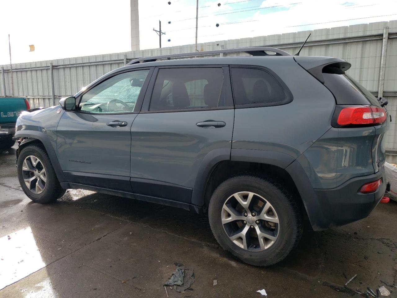 2014 Jeep Cherokee VIN 1C4PJMBS5EW301935 Copart auction photo, front end / side damage thumbnail 2