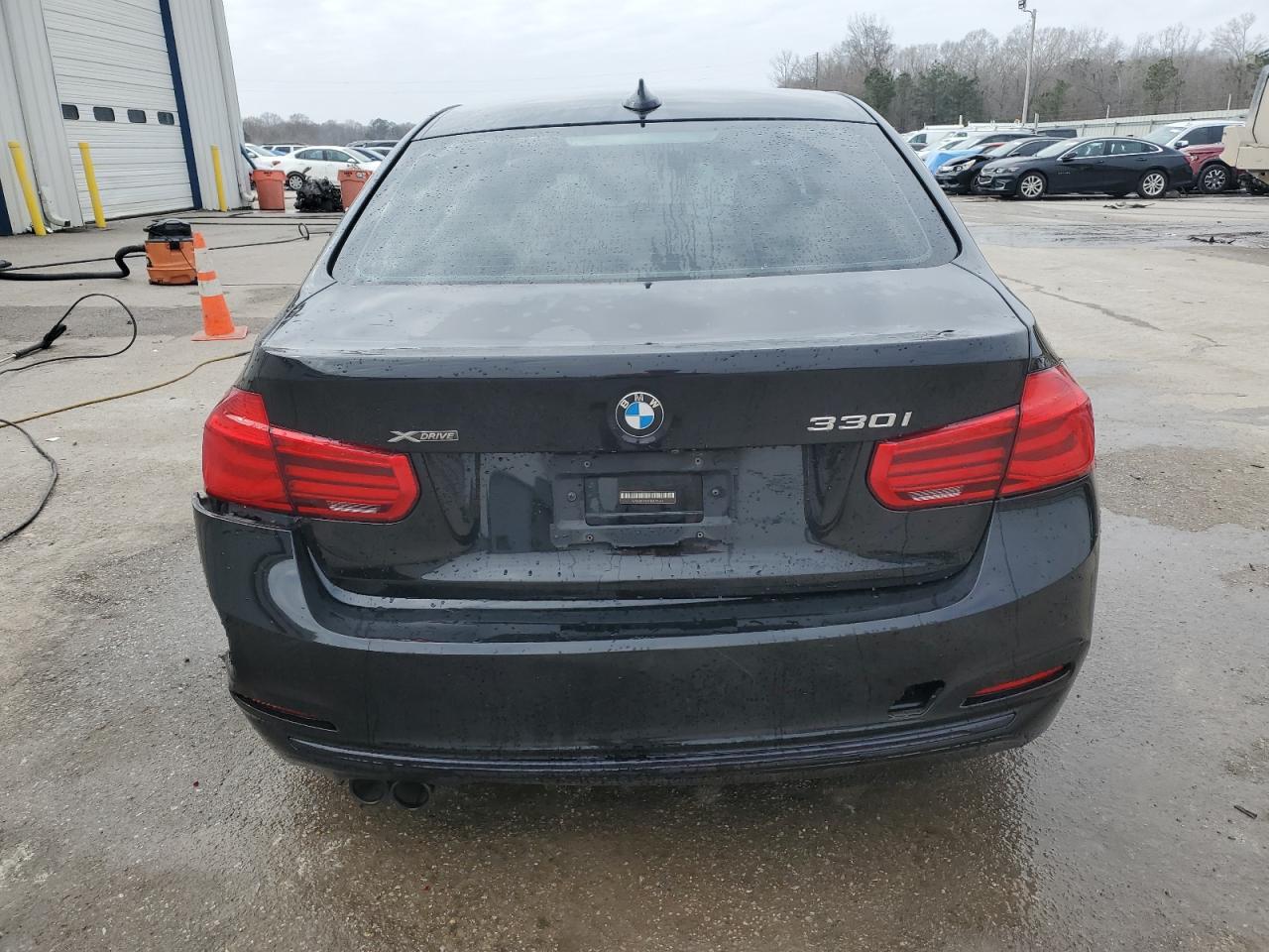 2018 BMW 3er VIN WBA8D9G57JNU70685 Copart auction photo, rear end damage thumbnail 6