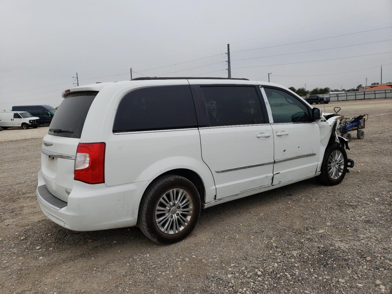 2015 Chrysler Town & Country VIN 2C4RC1CGXFR600990 Copart auction photo, front end damage thumbnail 3