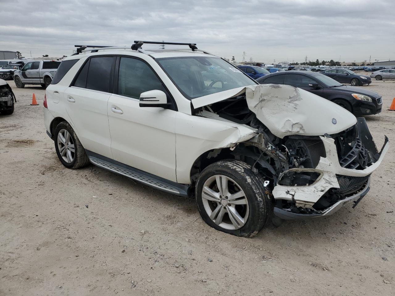 2013 Mercedes-Benz M-klasse VIN 4JGDA5JB8DA121995 Copart auction photo, front end damage thumbnail 4