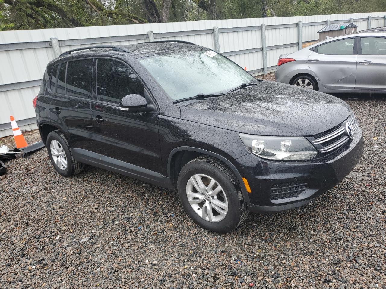 2017 Volkswagen Tiguan VIN WVGAV7AXXHK016163 Copart auction photo, rear end damage thumbnail 4