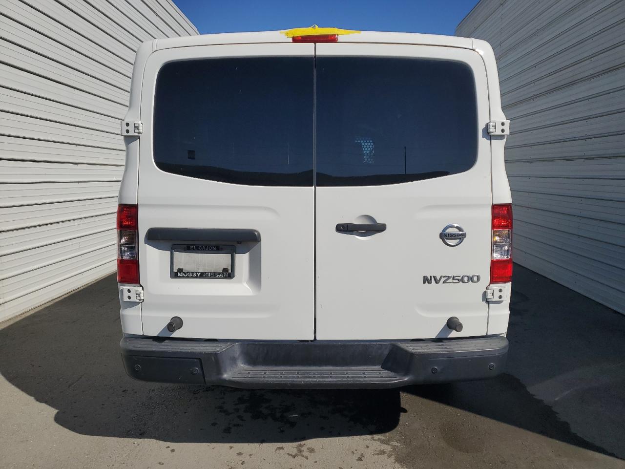 2017 Nissan NV VIN 1N6BF0KY7HN811008 Copart auction photo, minor dent/scratches damage thumbnail 6
