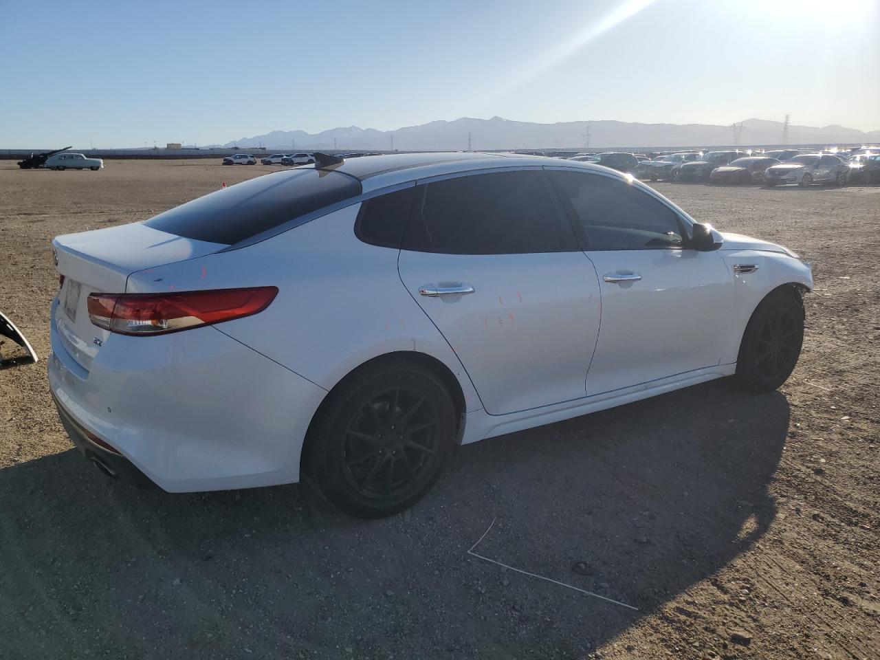 2016 KIA Optima VIN 5XXGU4L3XGG080397 Copart auction photo, front end damage thumbnail 3