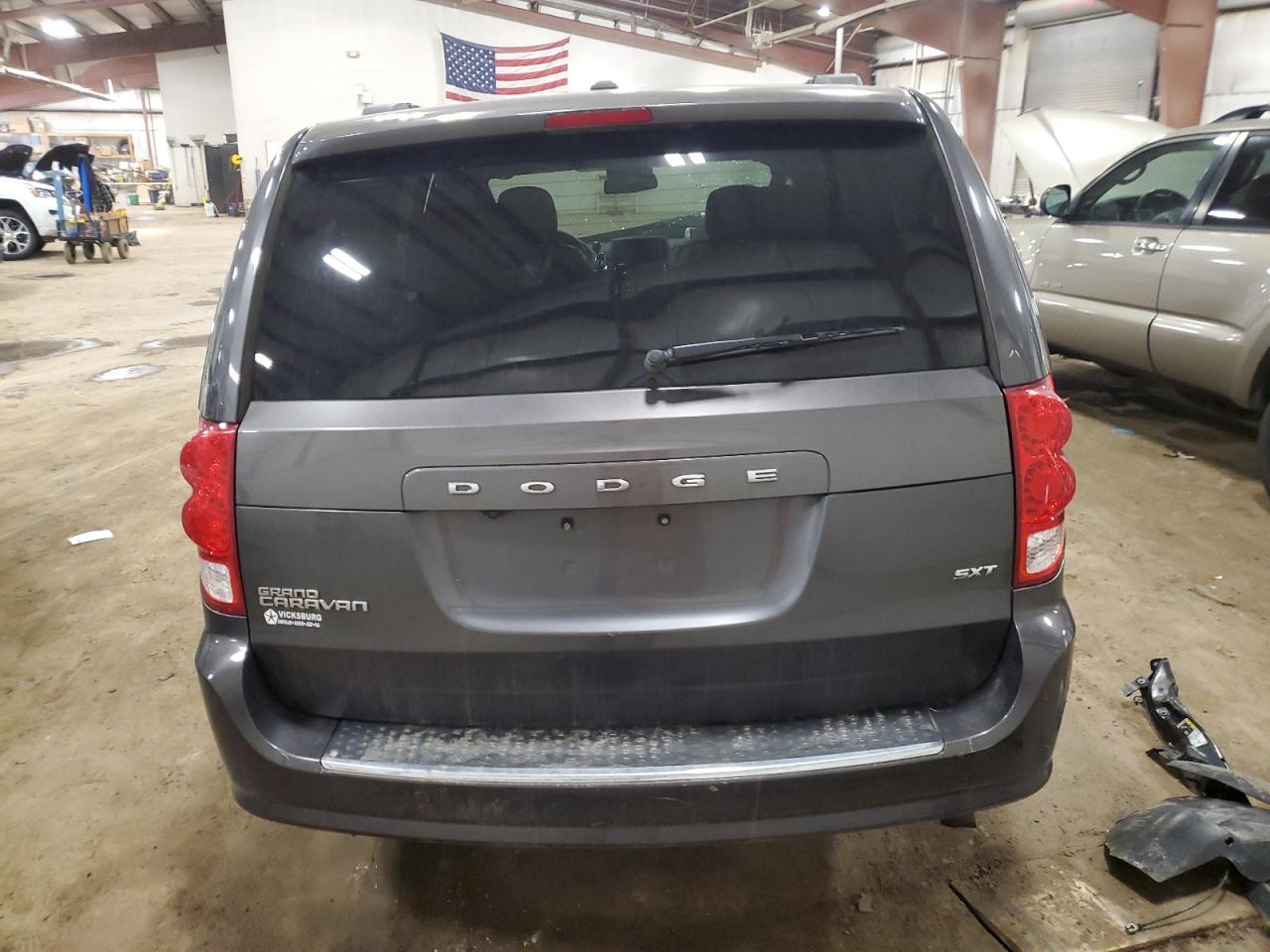 2020 Dodge Caravan VIN 2C4RDGCG3LR201530 Copart auction photo, front end / side damage thumbnail 6
