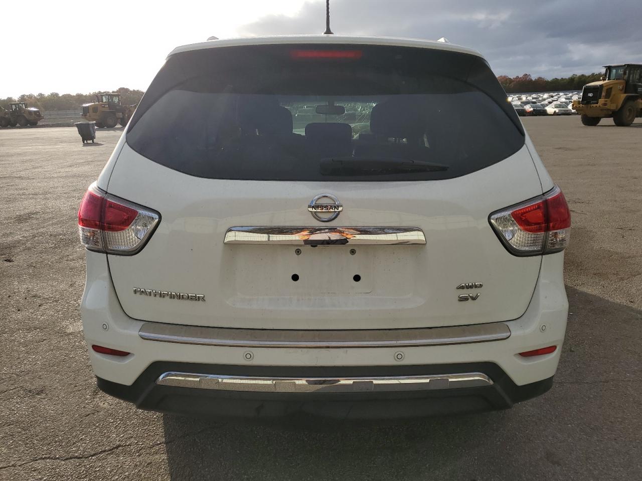 2016 Nissan Pathfinder VIN 5N1AR2MM1GC643903 Copart auction photo, front end / minor dent/scratches damage thumbnail 6