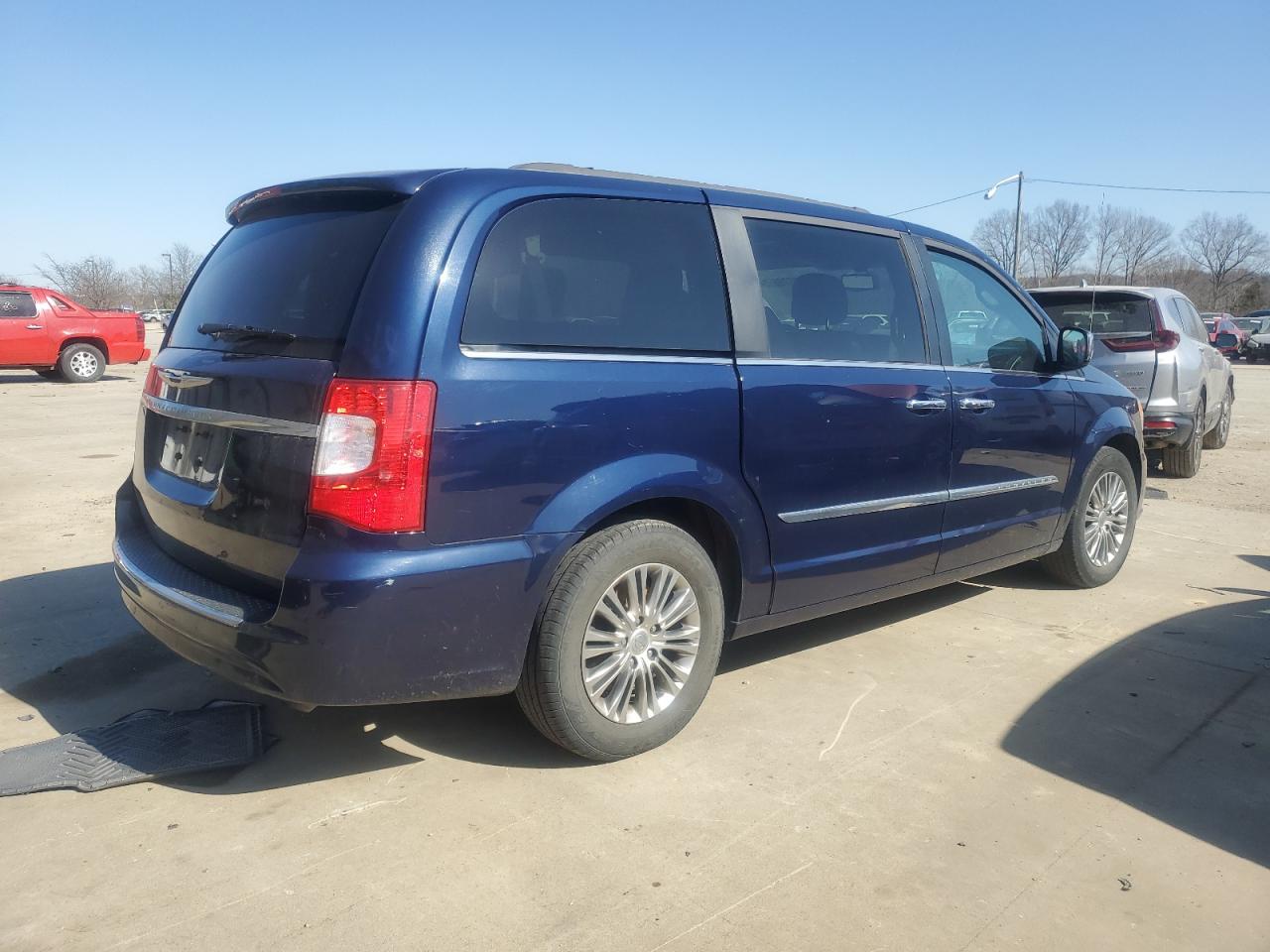 2013 Chrysler Town & Country VIN 2C4RC1CG4DR589742 Copart auction photo, front end damage thumbnail 3