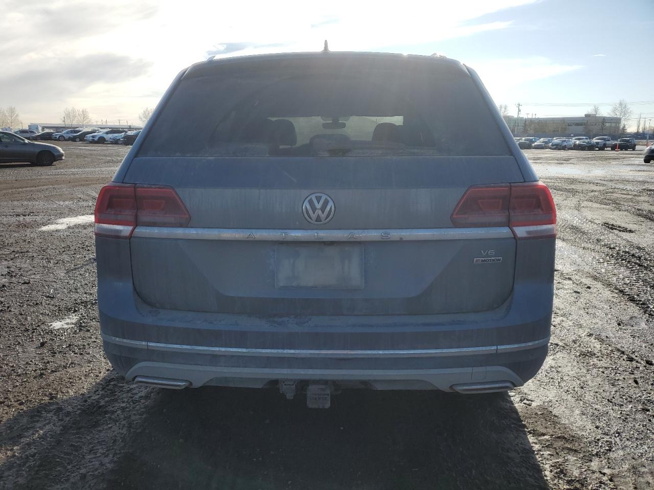 2018 Volkswagen Atlas VIN 1V2MR2CA0JC563085 Copart auction photo, front end / undercarriage damage thumbnail 6
