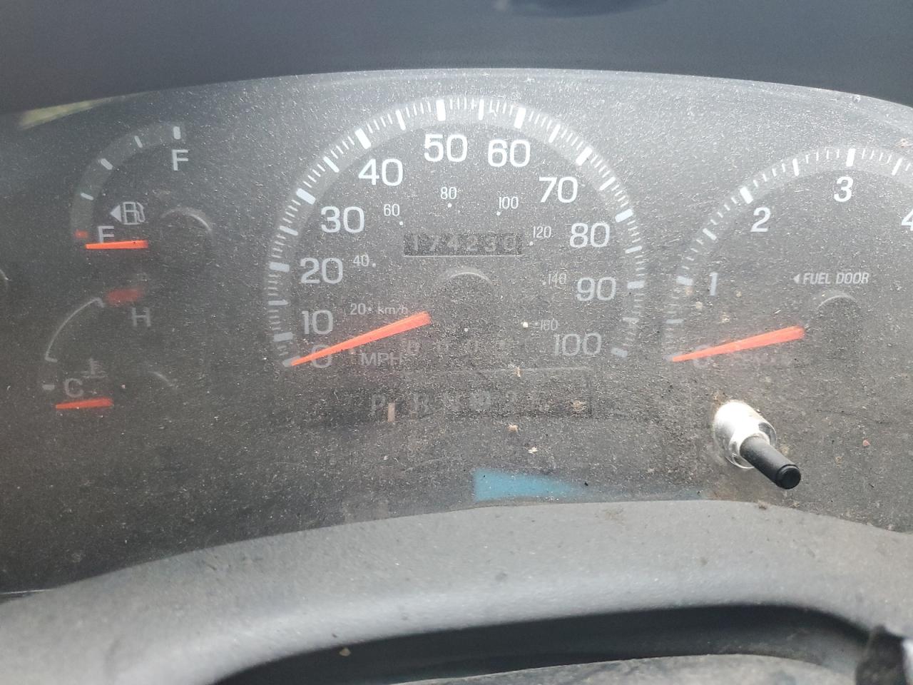 1998 Ford F-150 VIN 1FTDX1766WNA08144 Copart auction photo, front end damage thumbnail 9