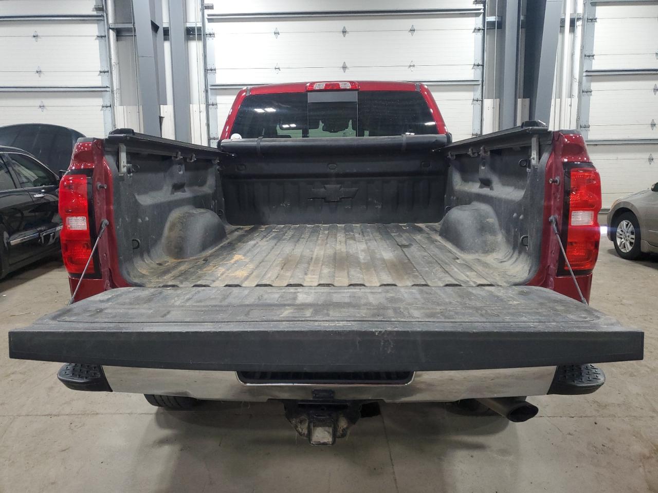 2019 Chevrolet Silverado VIN 1GC4KXEGXKF250050 Copart auction photo, water/flood damage thumbnail 6