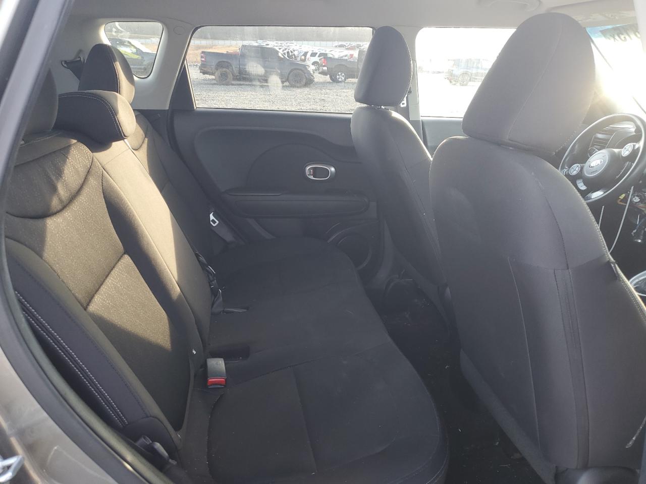 2015 KIA Soul VIN KNDJN2A26F7153726 Copart auction photo, vandalism damage thumbnail 11
