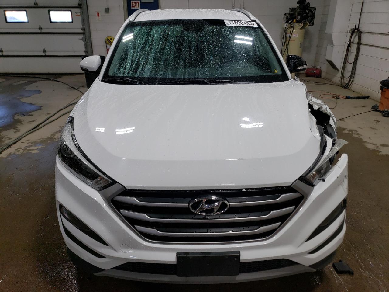 2017 Hyundai Tucson VIN KM8J3CA27HU391550 Copart auction photo, front end / side damage thumbnail 5