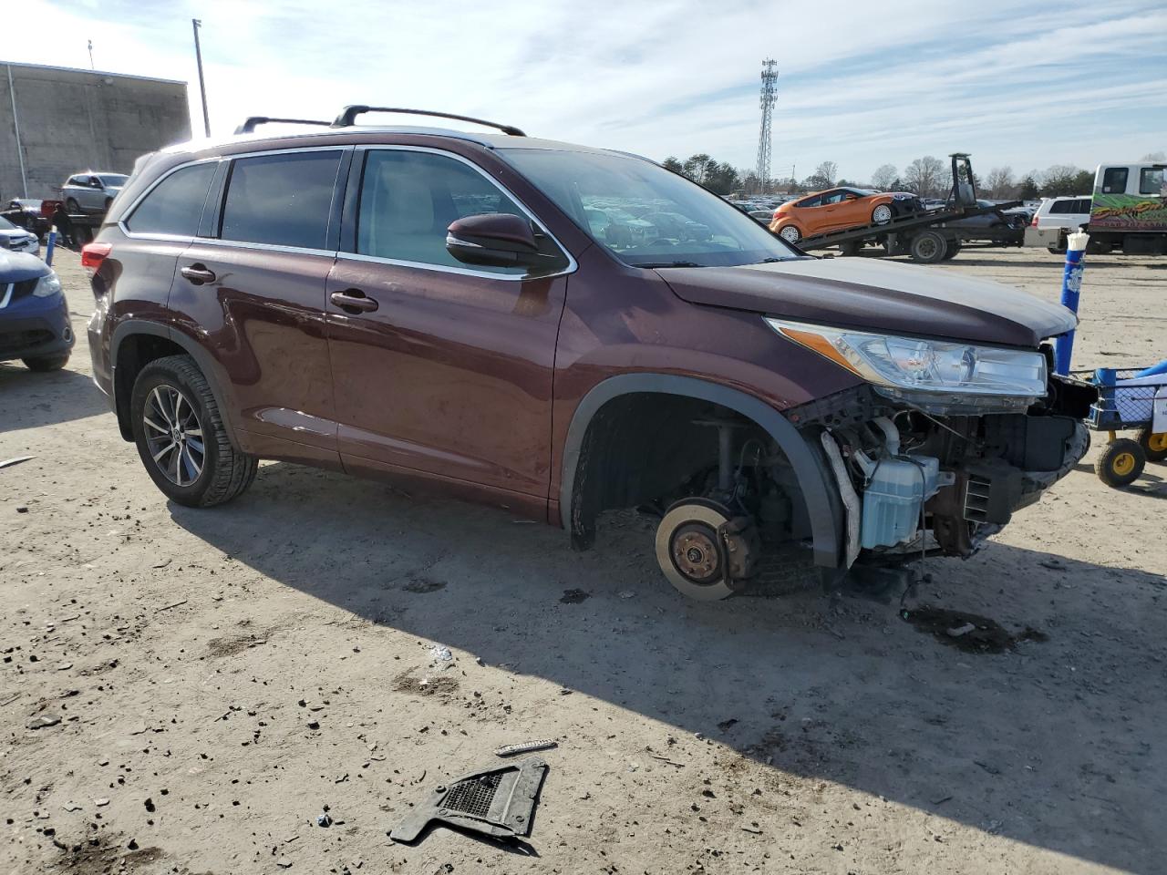 2017 Toyota Highlander VIN 5TDJZRFH5HS478595 Copart auction photo, undercarriage / front end damage thumbnail 4