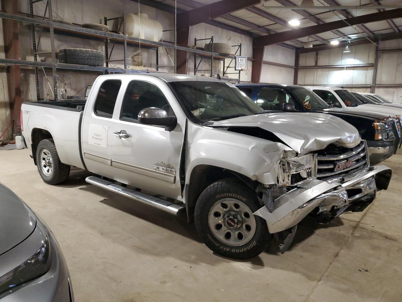 2013 GMC Sierra VIN 1GTR2UEA3DZ401134 Copart auction photo, front end / minor dent/scratches damage thumbnail 4