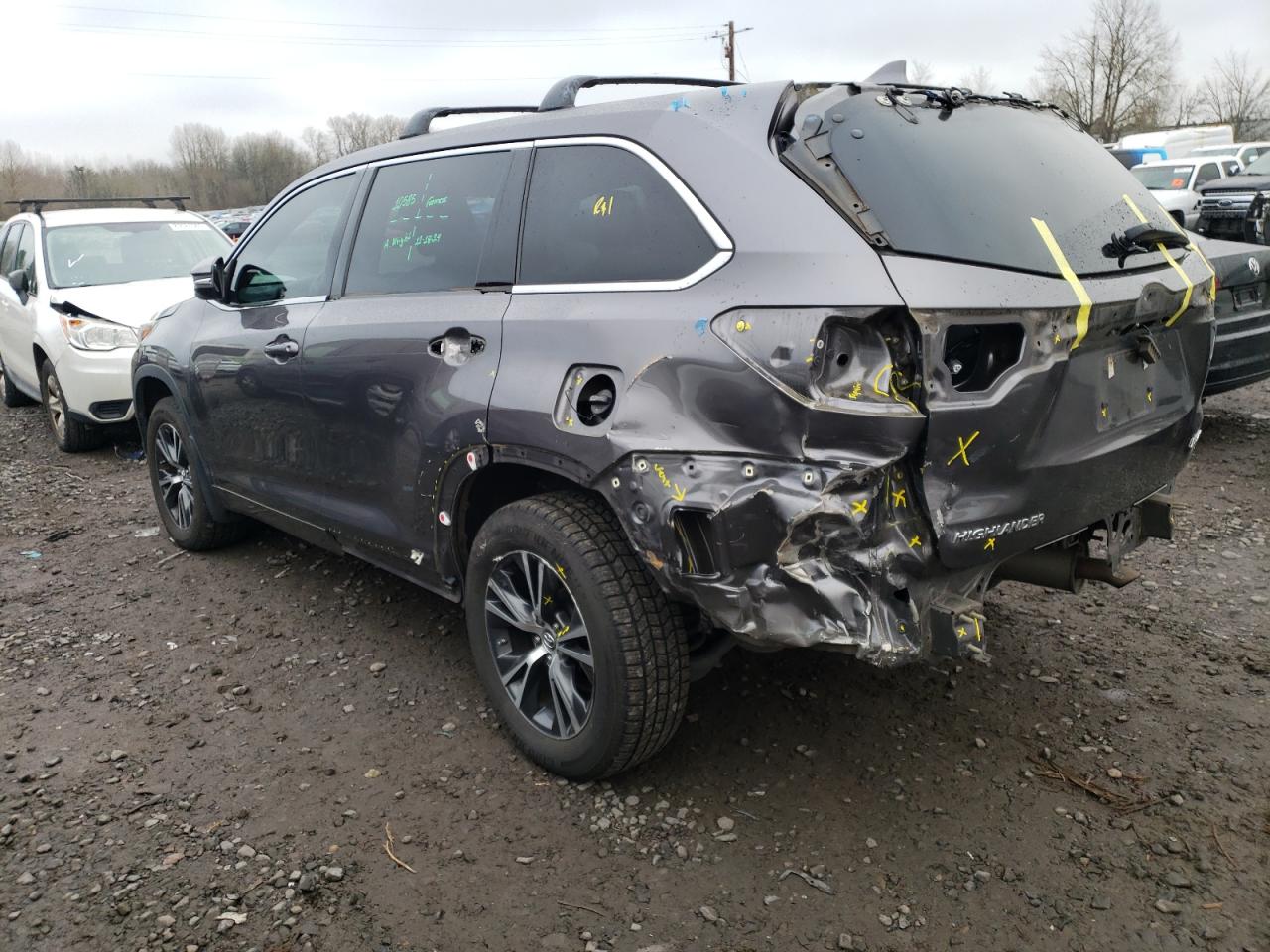2018 Toyota Highlander VIN 5TDBZRFH0JS834994 Copart auction photo, rear end damage thumbnail 2