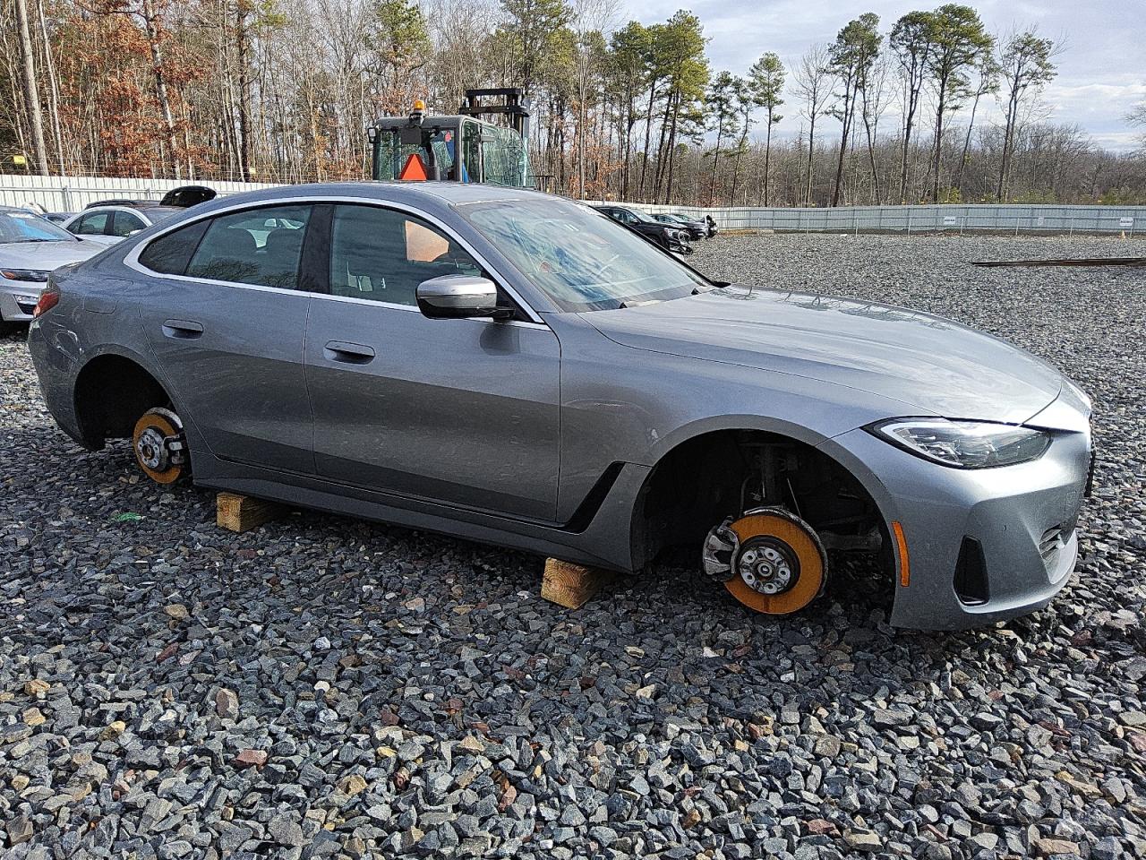 2024 BMW 4er VIN WBA73AV00RFS69305 Copart auction photo, undercarriage damage thumbnail 4