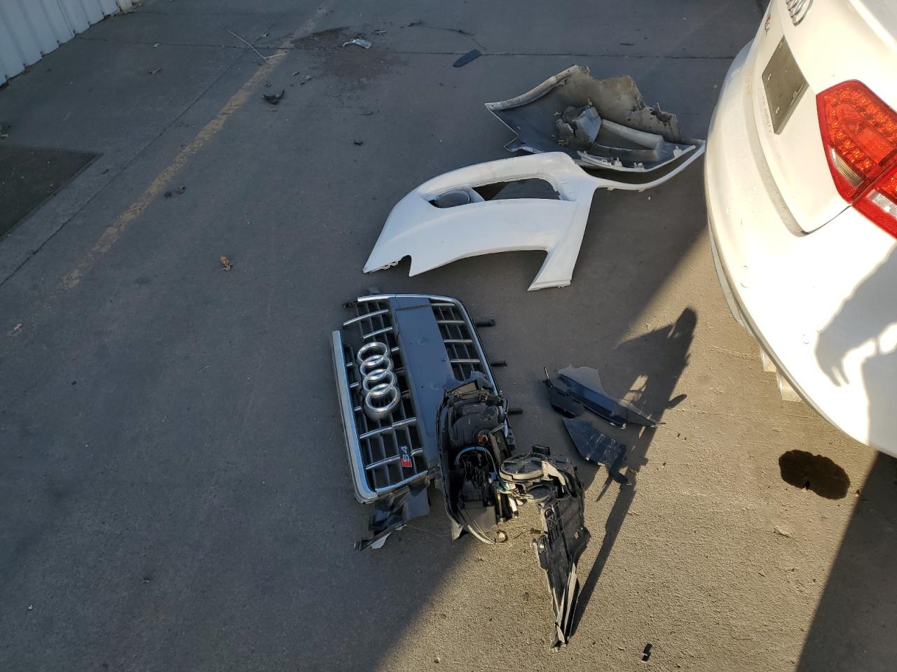 2010 Audi RS4 VIN WAUBGAFL9AA079382 Copart auction photo, front end / mechanical damage thumbnail 12