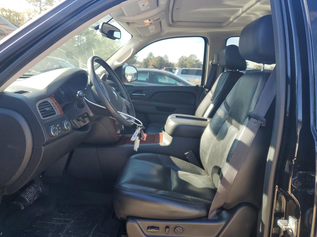 2011 Chevrolet Tahoe VIN 1GNSKCE02BR383314 Copart auction photo, front end damage thumbnail 7