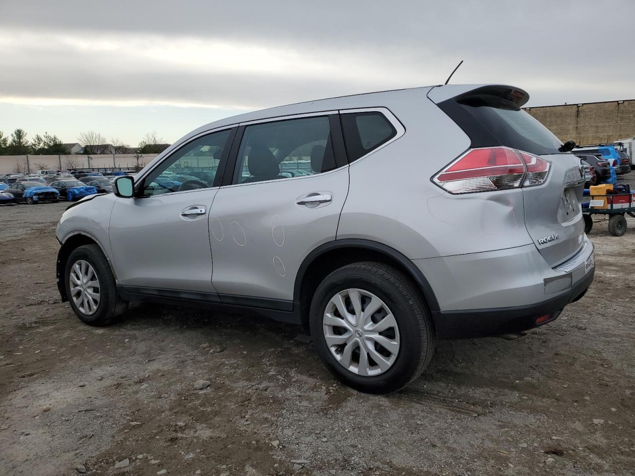 2015 Nissan Rogue VIN 5N1AT2MV8FC836459 Copart auction photo, front end / minor dent/scratches damage thumbnail 2