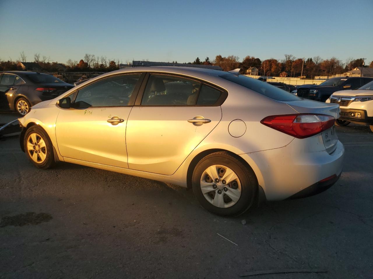 2015 KIA Forte VIN KNAFK4A66F5394062 Copart auction photo, front end / rear end damage thumbnail 2