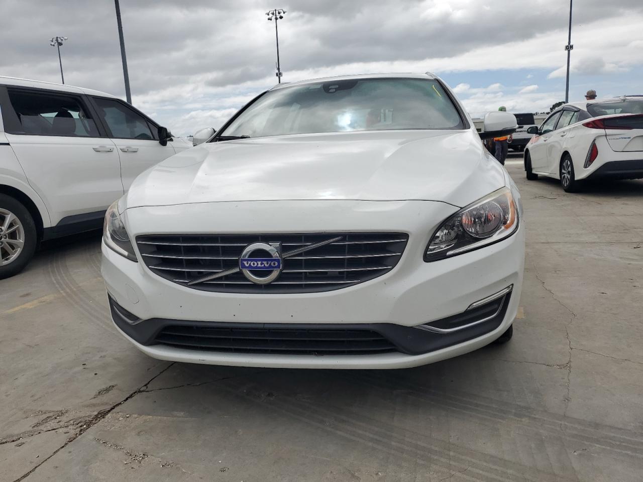 2017 Volvo V60 VIN YV140MEK1H1347758 Copart auction photo, water/flood damage thumbnail 5