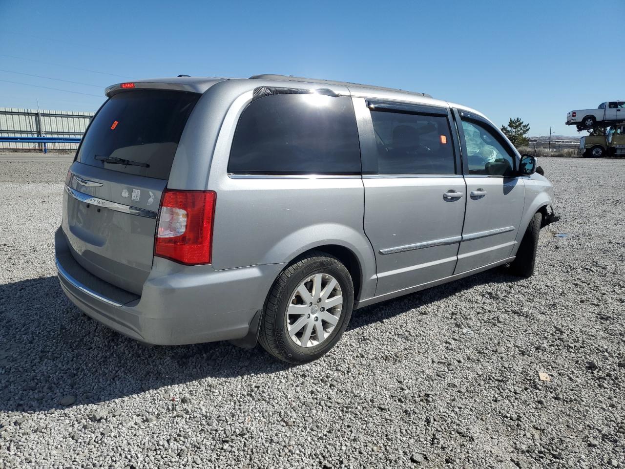 2016 Chrysler Town & Country VIN 2C4RC1BG7GR199255 Copart auction photo, front end damage thumbnail 3