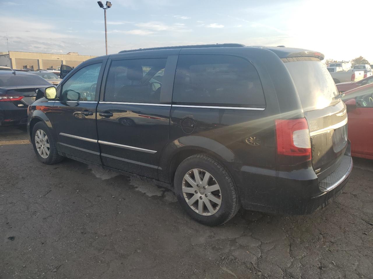 2014 Chrysler Town & Country VIN 2C4RC1BG4ER218440 Copart auction photo, front end / minor dent/scratches damage thumbnail 2
