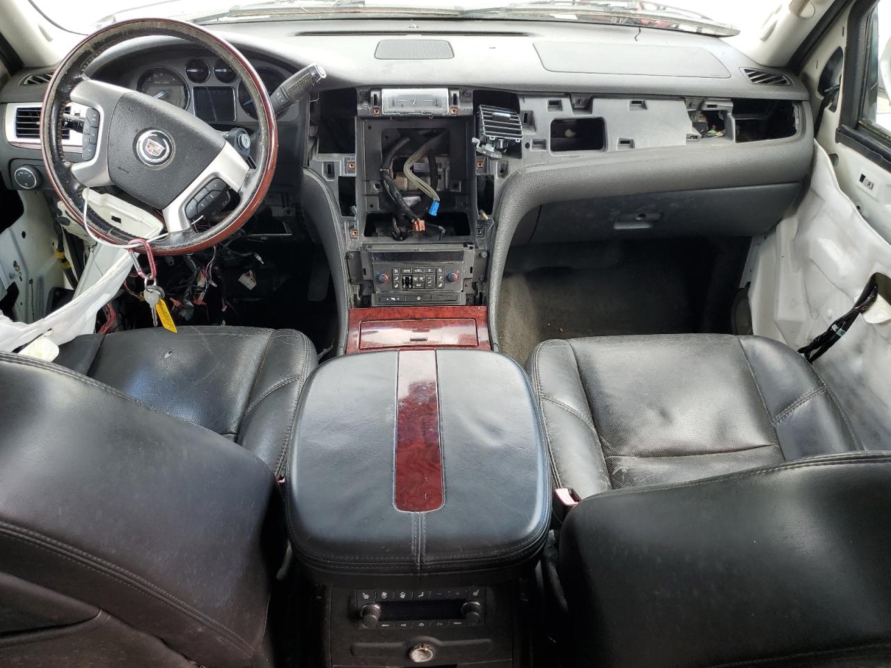2007 Cadillac Escalade VIN 1GYFK66817R329018 Copart auction photo, vandalism / stripped damage thumbnail 8