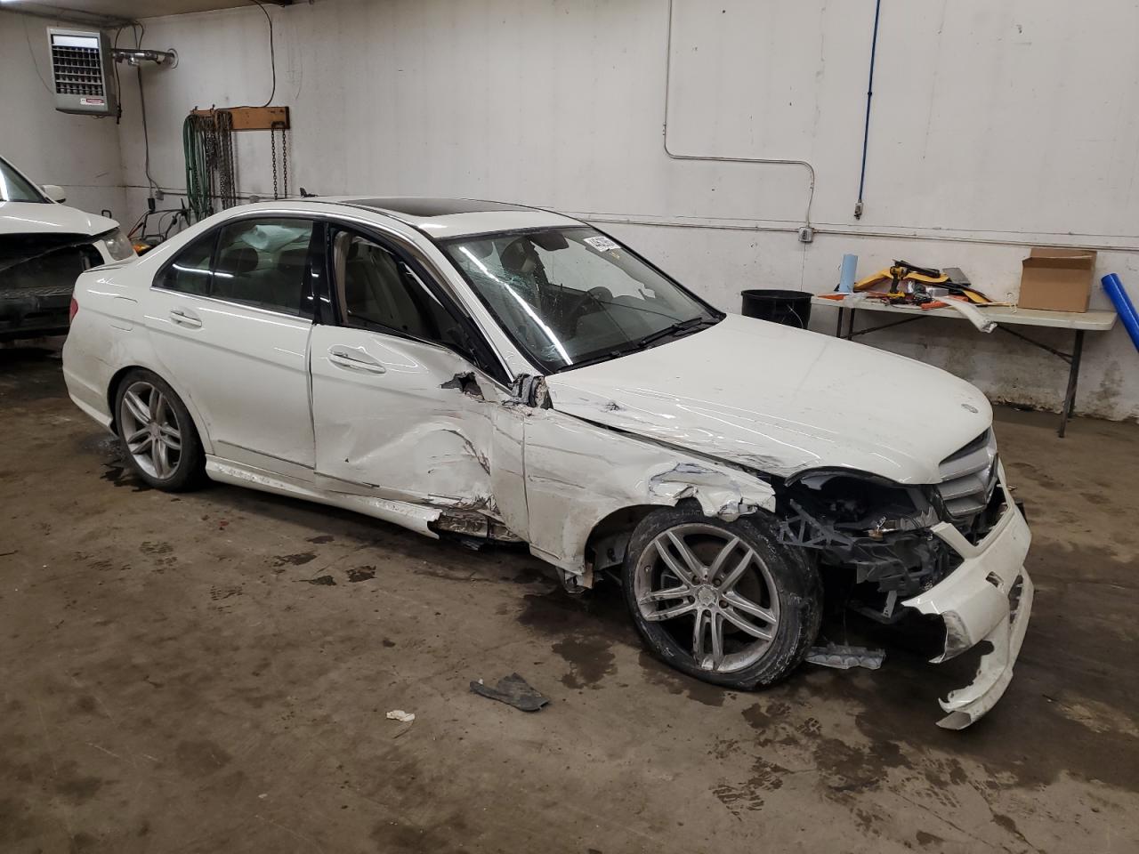 2012 Mercedes-Benz C-klasse VIN WDDGF8BB2CR226217 Copart auction photo, front end / side damage thumbnail 4