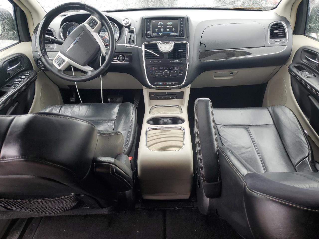 2015 Chrysler Town & Country VIN 2C4RC1GG2FR506113 Copart auction photo, side / front end damage thumbnail 8