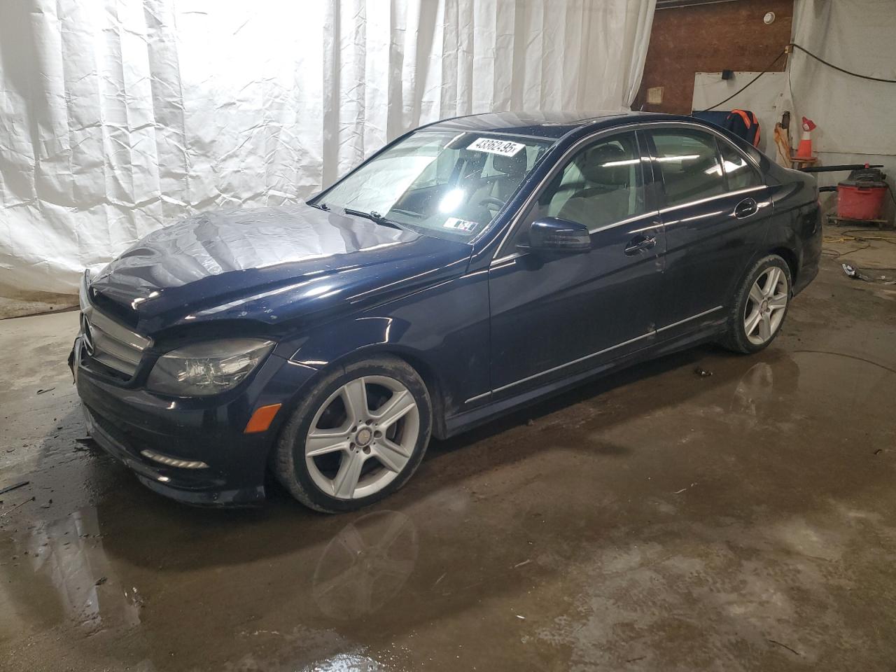 2011 Mercedes-Benz C-klasse VIN WDDGF8BB1BR154425