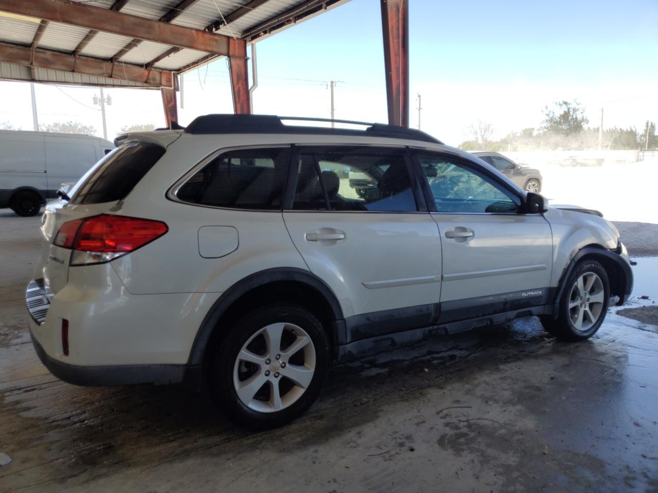 2014 Subaru Outback VIN 4S4BRCDC4E3269155 Copart auction photo, front end damage thumbnail 3