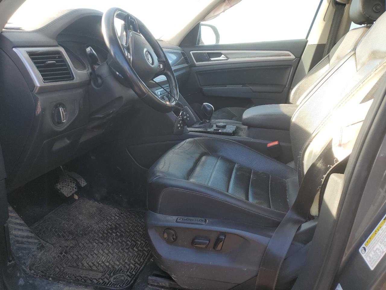 2018 Volkswagen Atlas VIN 1V2MR2CA0JC563085 Copart auction photo, front end / undercarriage damage thumbnail 7