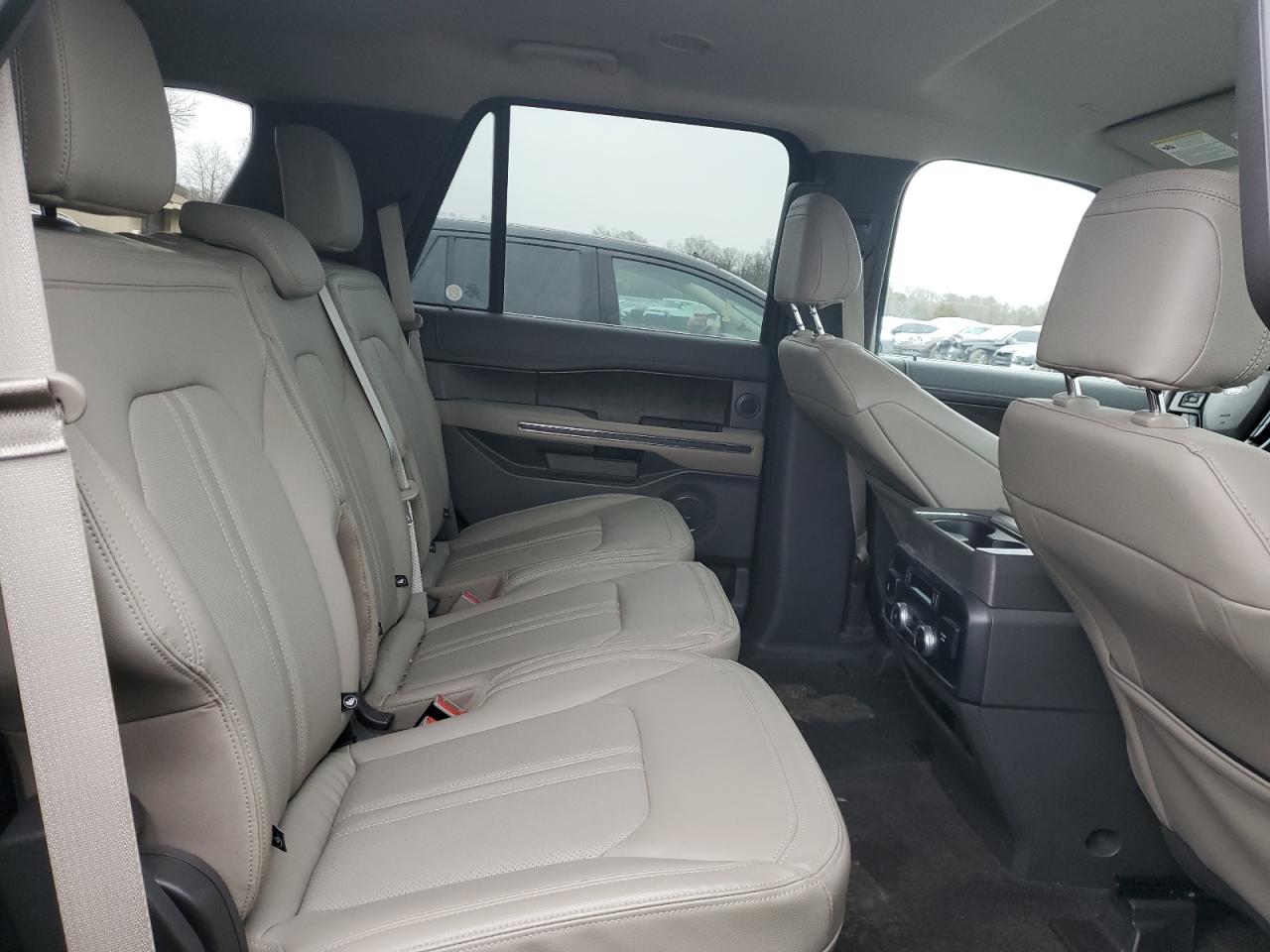 2021 Ford Expedition VIN 1FMJU2AT7MEA85517 Copart auction photo, front end / side damage thumbnail 11