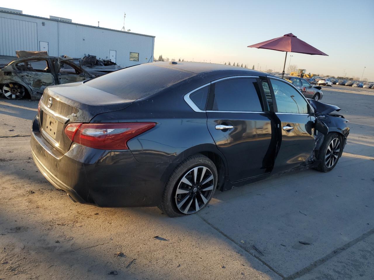 2018 Nissan Altima VIN 1N4AL3AP3JC240724 Copart auction photo, front end damage thumbnail 3