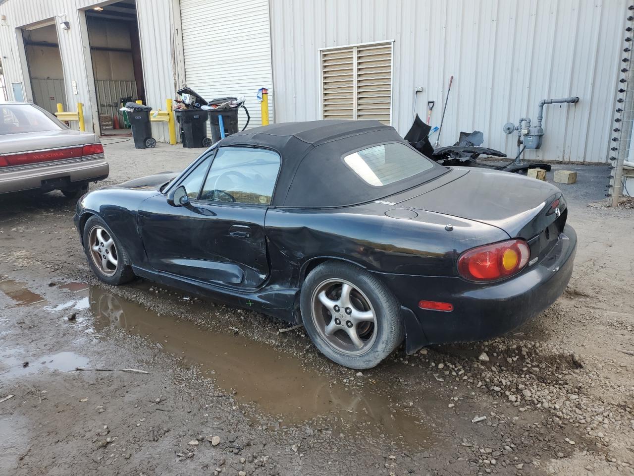 2000 Mazda MX-5 VIN JM1NB353XY0139763 Copart auction photo, side / rear end damage thumbnail 2
