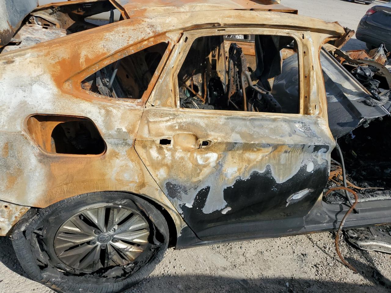 2020 Volkswagen Jetta VIN 3VWCB7BU6LM030179 Copart auction photo, burn - engine / burn - interior damage thumbnail 10