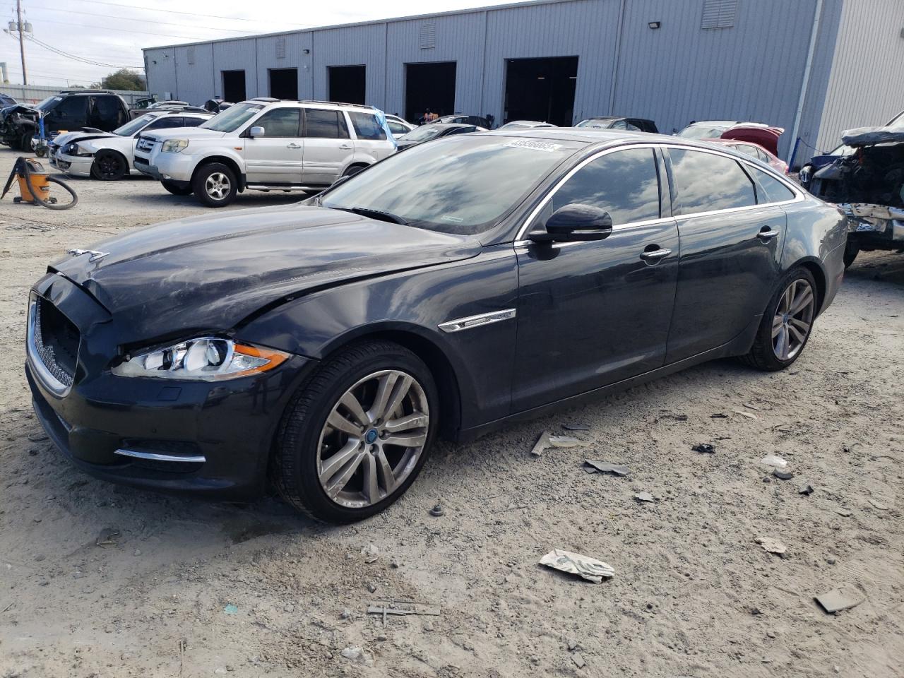 2012 Jaguar XJ VIN SAJWA2GB7CLV30495