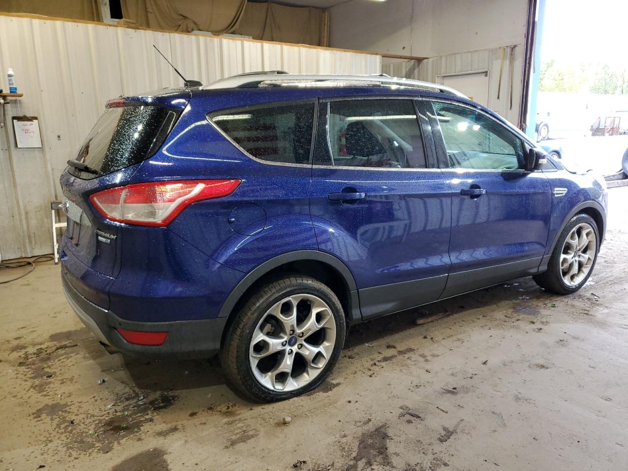 2014 Ford Escape VIN 1FMCU9JX5EUA88167 Copart auction photo, front end / minor dent/scratches damage thumbnail 3