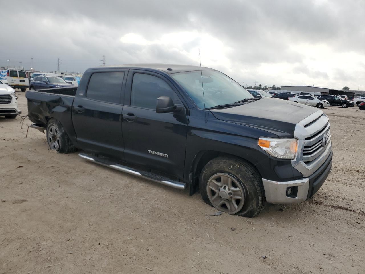 2017 Toyota Tundra VIN 5TFEM5F10HX119600 Copart auction photo, side / undercarriage damage thumbnail 4