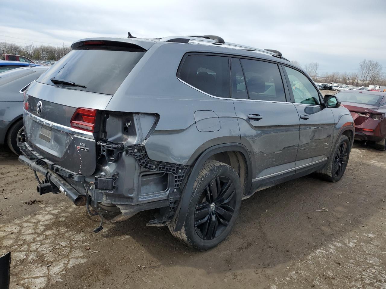 2018 Volkswagen Atlas VIN 1V2MR2CA0JC510810 Copart auction photo, rear end damage thumbnail 3