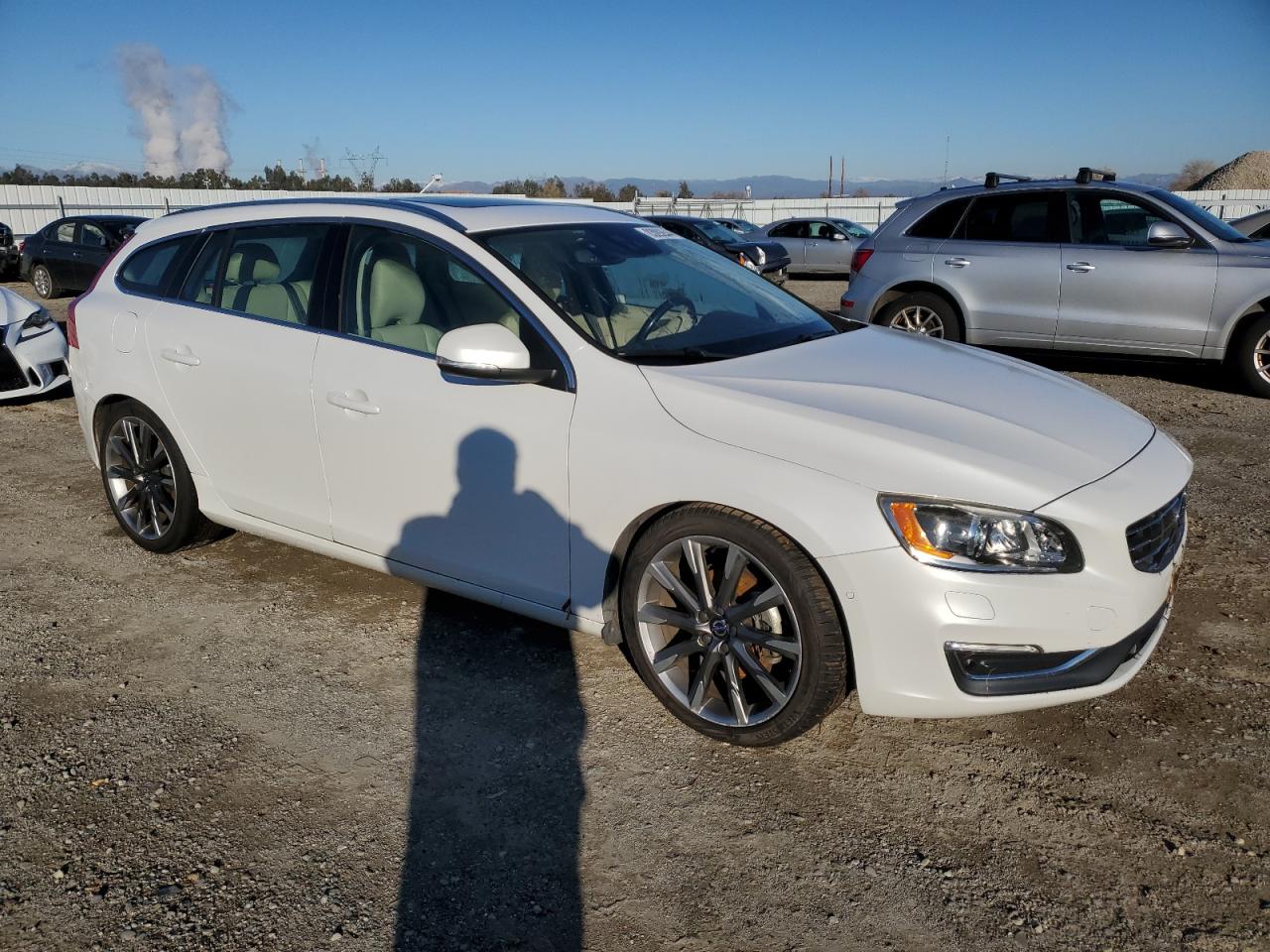 2015 Volvo V60 VIN YV140MEM1F1266256 Copart auction photo, water/flood damage thumbnail 4