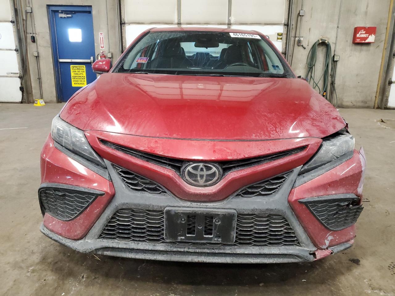2021 Toyota Camry VIN 4T1G11AK5MU454854 Copart auction photo, side / front end damage thumbnail 5