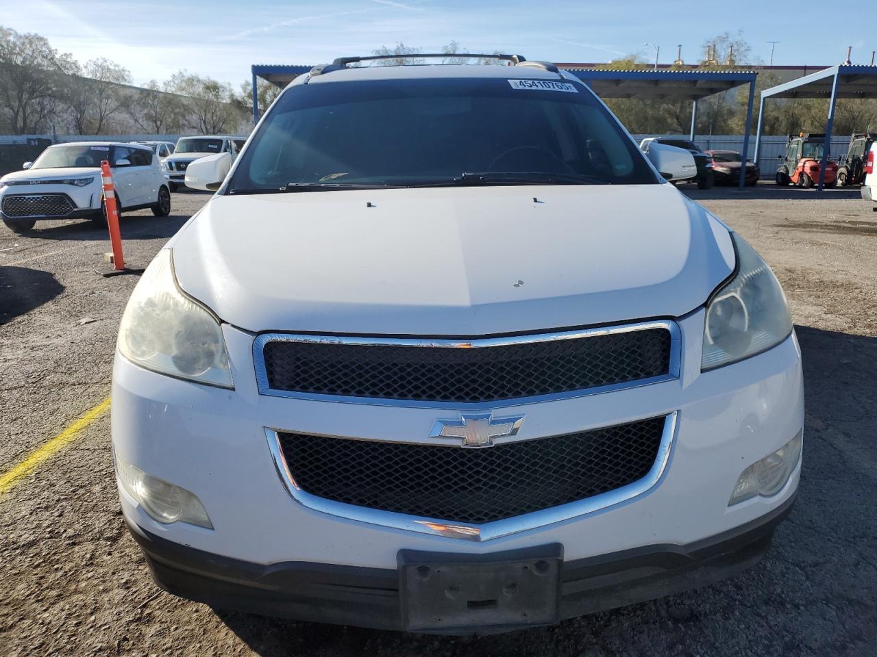 2009 Chevrolet Traverse VIN 1GNER23D19S114166 Copart auction photo, front end damage thumbnail 5