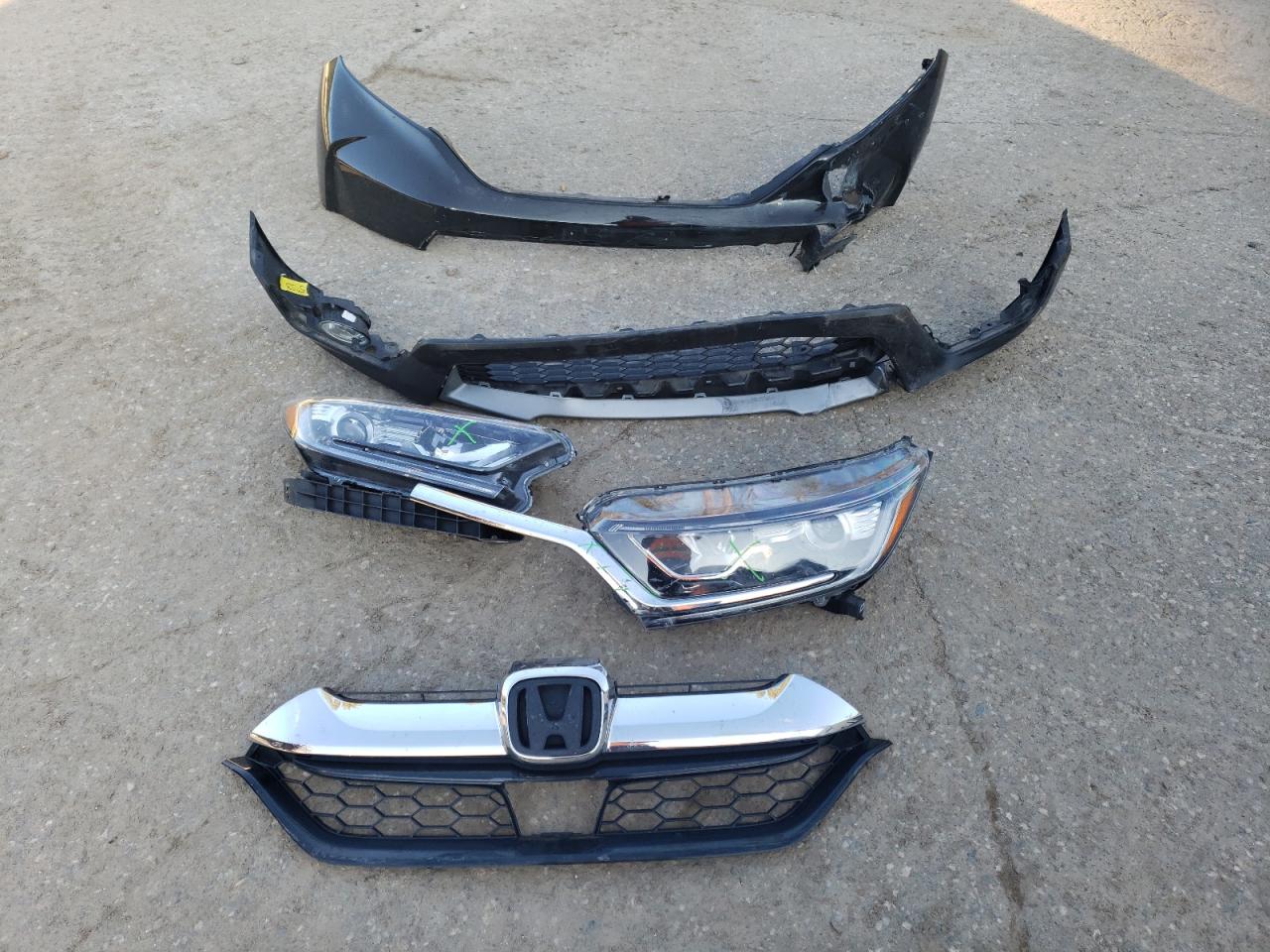 2018 Honda CR-V VIN 2HKRW2H86JH673830 Copart auction photo, front end damage thumbnail 13