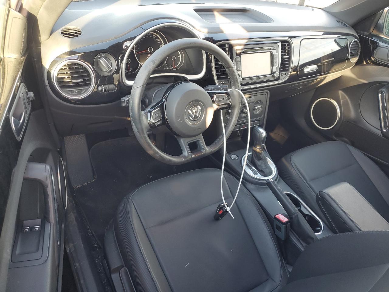 2014 Volkswagen Beetle VIN 3VWJ17AT3EM646122 Copart auction photo, minor dent/scratches damage thumbnail 8
