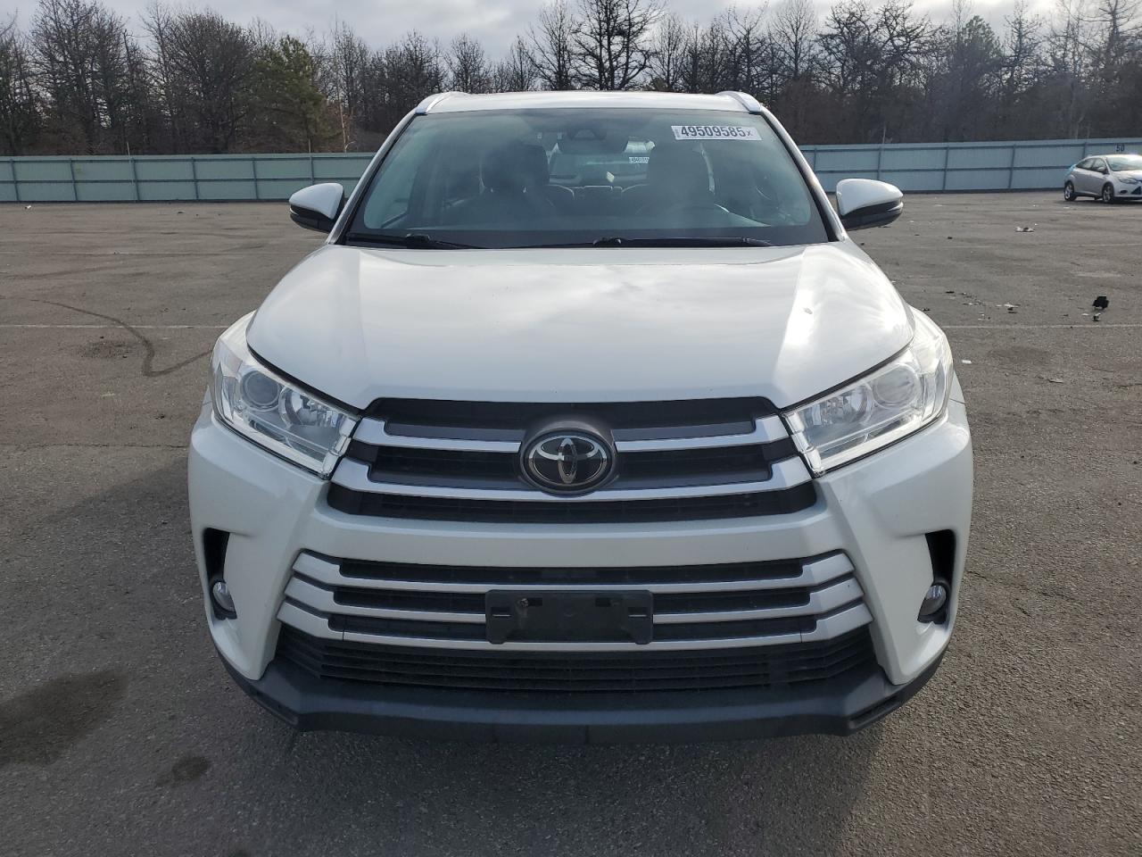 2019 Toyota Highlander VIN 5TDJZRFH5KS584472 Copart auction photo, rear end / side damage thumbnail 5