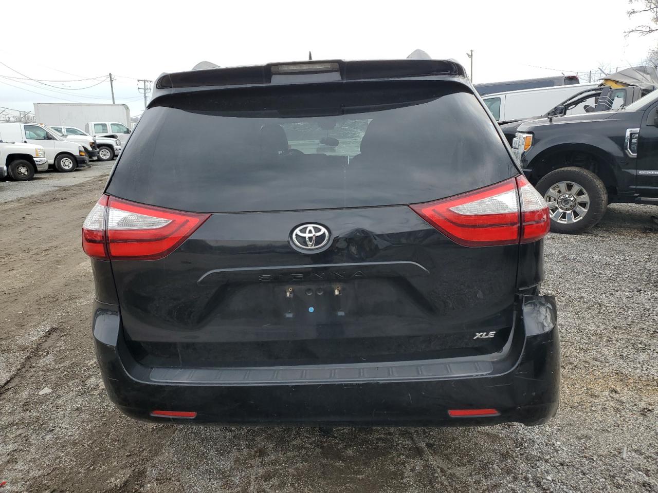 2018 Toyota Sienna VIN 5TDYZ3DC8JS938728 Copart auction photo, all over damage thumbnail 6