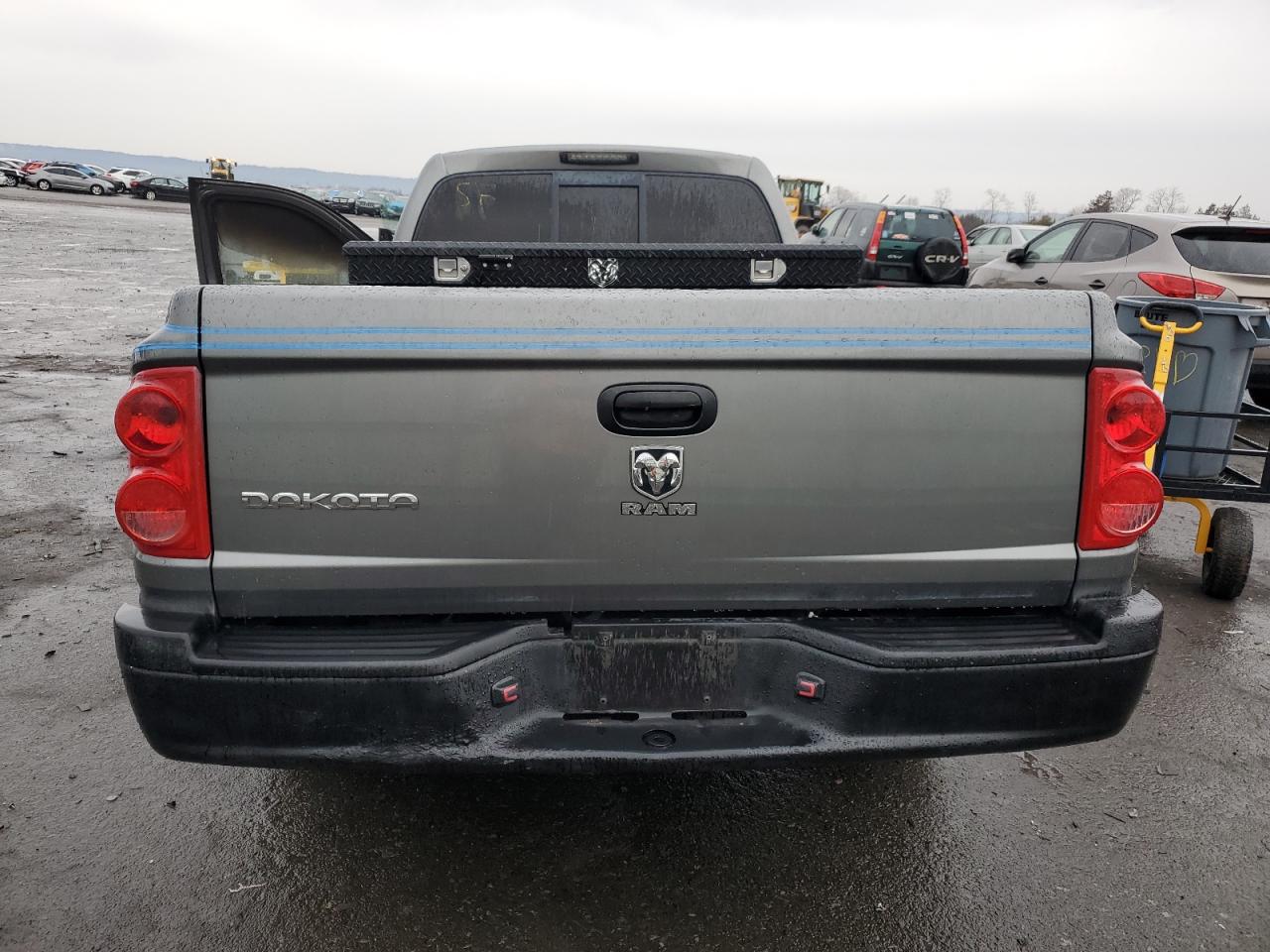 2005 Dodge Dakota VIN 1D7HW22K25S316237 Copart auction photo, burn damage thumbnail 6