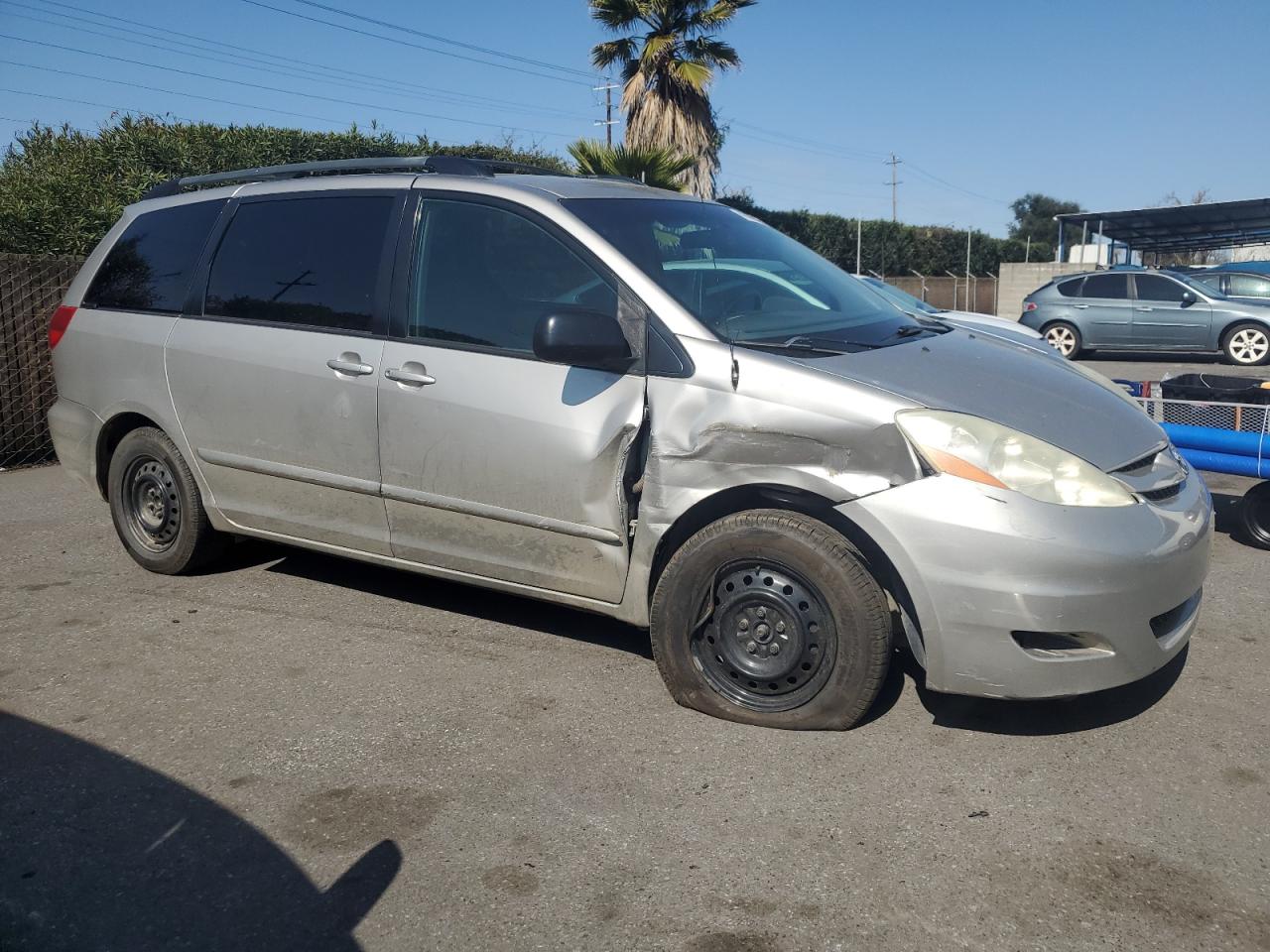 2006 Toyota Sienna VIN 5TDZA23C86S469980 Copart auction photo, front end / side damage thumbnail 4