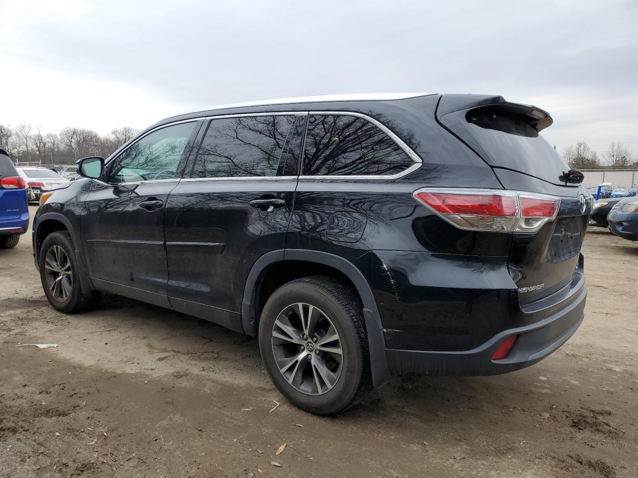 2016 Toyota Highlander VIN 5TDJKRFH5GS505409 Copart auction photo, side / minor dent/scratches damage thumbnail 2